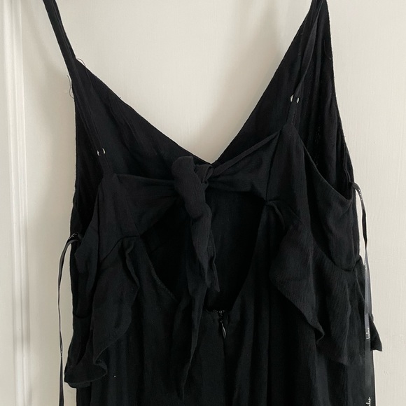Lulu’s Black ruffle midi dress, adjustable straps. Size M, zipper back - Picture 4 of 8